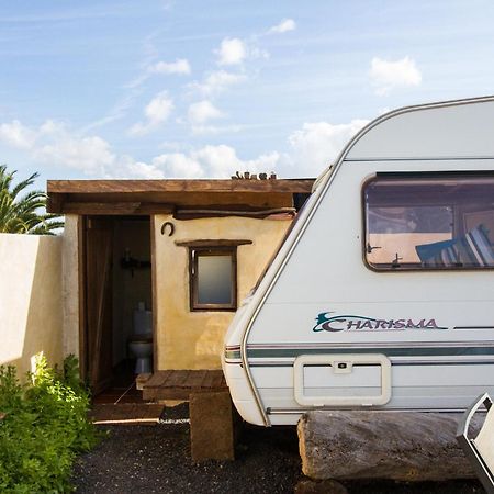 Caravan Apartment Tinajo Bagian luar foto