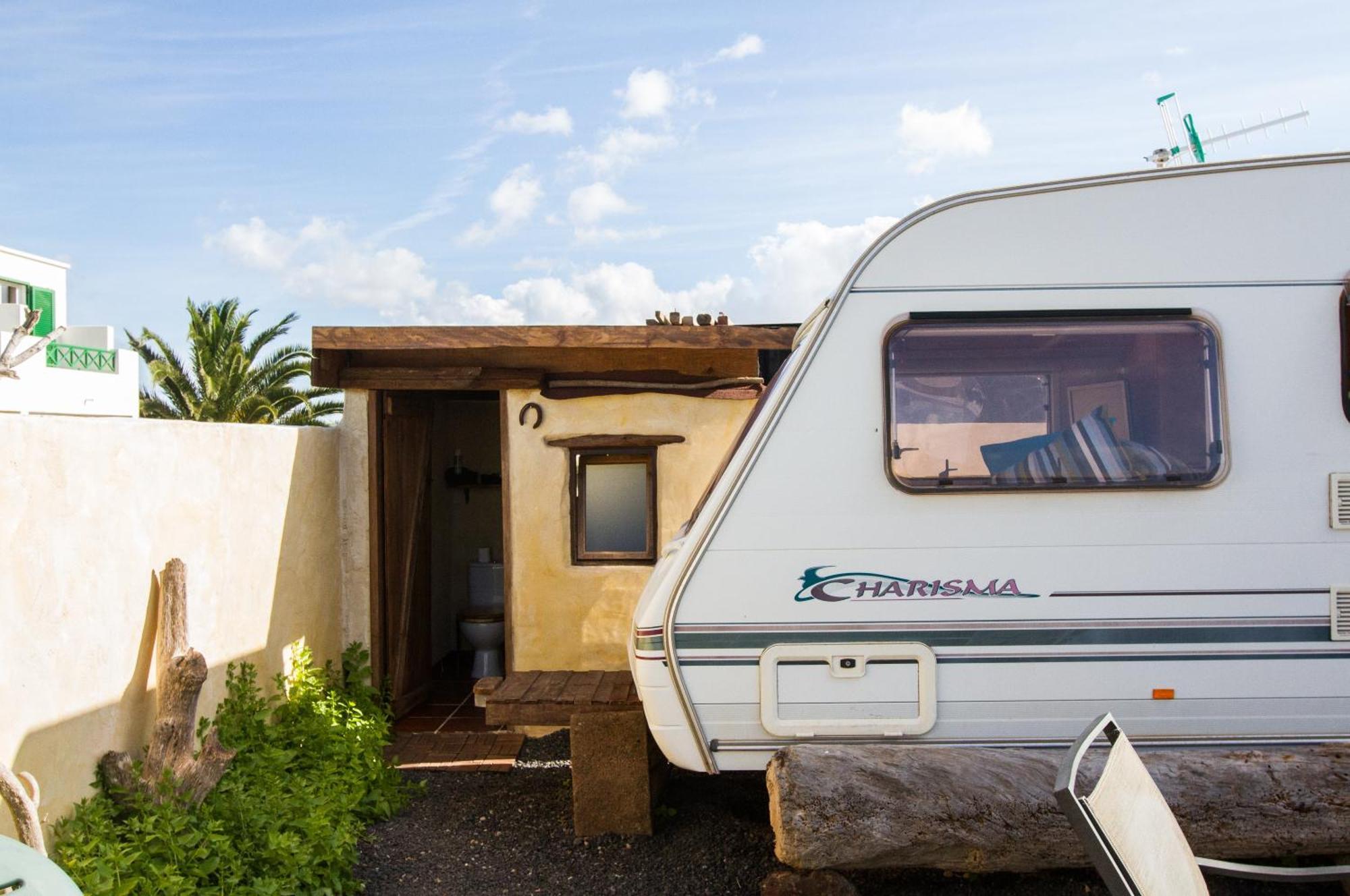 Caravan Apartment Tinajo Bagian luar foto
